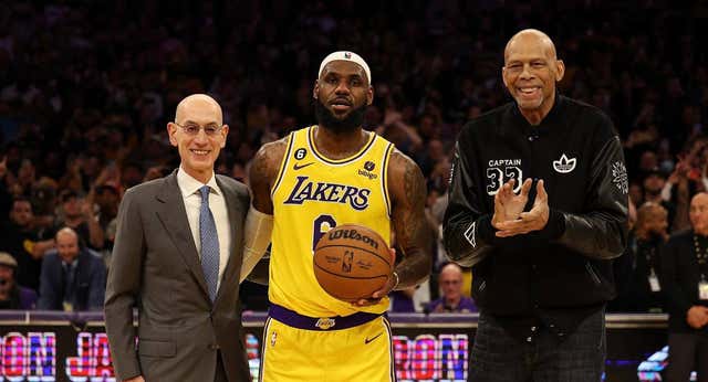 LeBron James, KO, acrecienta el drama en los Lakers