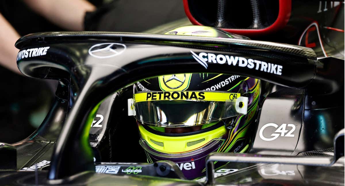 Imagen del halo de Lewis Hamilton./Reuters