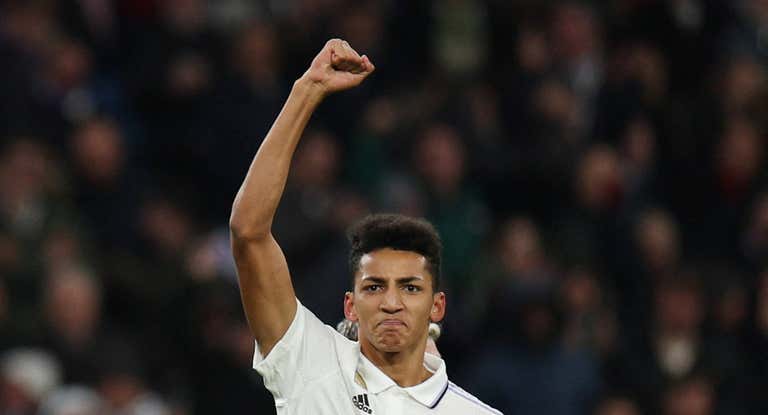 Álvaro celebra su primer gol con el Real Madrid.