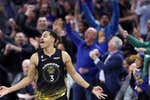 Vuelve Curry y los Warriors tienen un mes para salvar la temporada o hacer historia