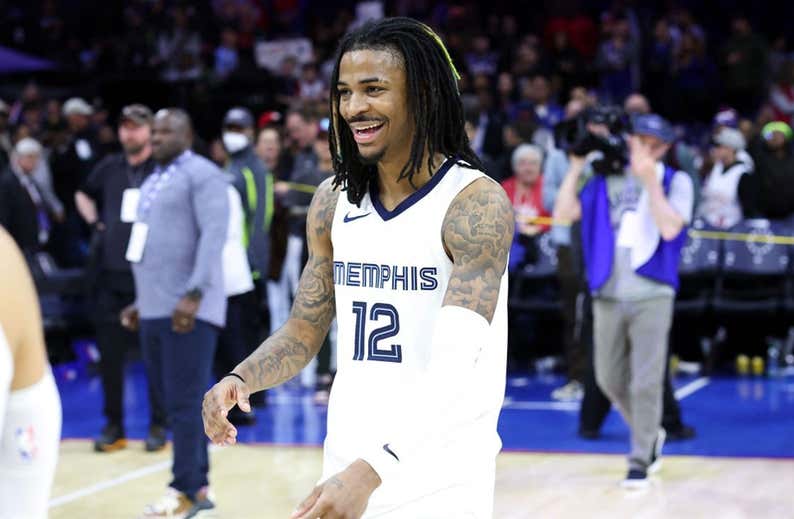 Los Grizzlies suspenden a Ja Morant tras grabarse con una pistola en un club nocturno