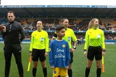 Tres árbitras dirigen por primera vez un partido de la liga francesa