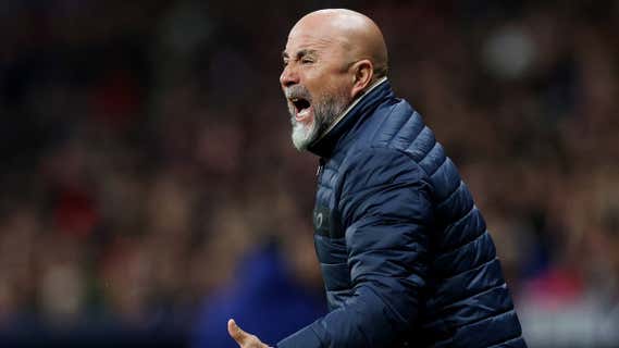 Jorge Sampaoli grita en el partido ante el Atlético en el Metropolitano./Reuters