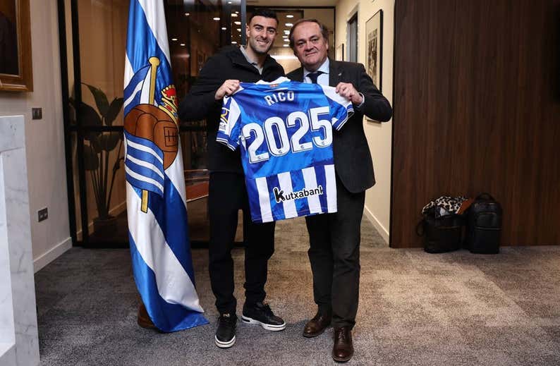 La Real ata a sus titulares a la espera de Silva y Zubeldia