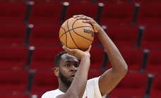 El 'triplista' Usman Garuba avisa a la NBA: «Si me siguen flotando, meteré más»