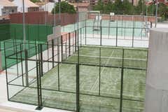 ¿Por qué las canchas de pádel tienen arena?