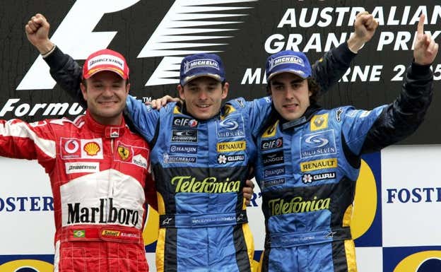 Rubens Barrichello, Giancarlo Fisichella y Fernando Alonso, en el podio del GP de Australia 2005.  AP