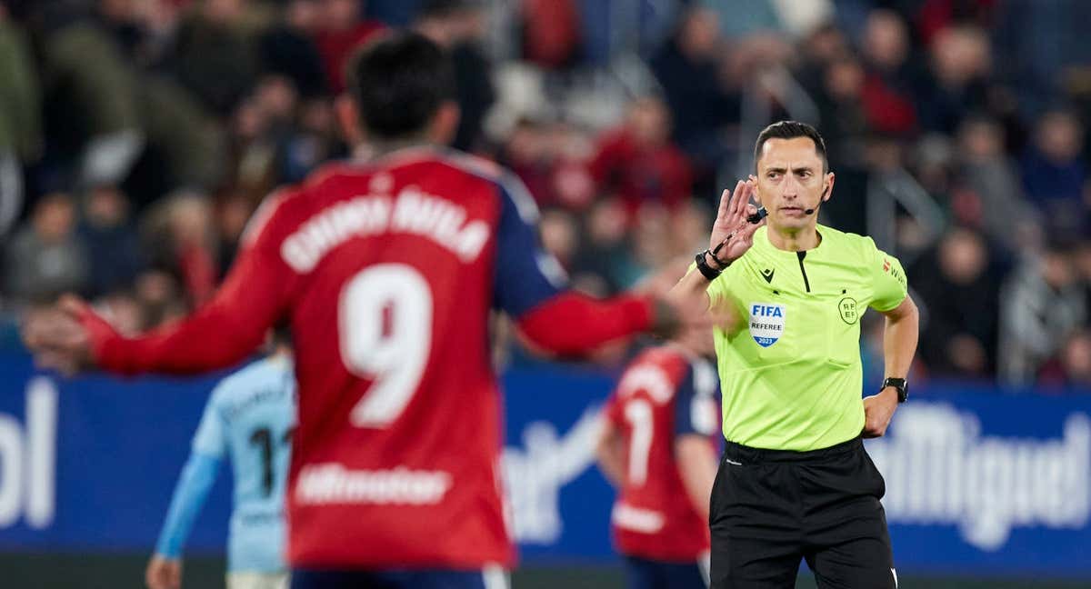 El colegiado Sánchez Martínez anuló el gol tras la confirmación del VAR. /EFE