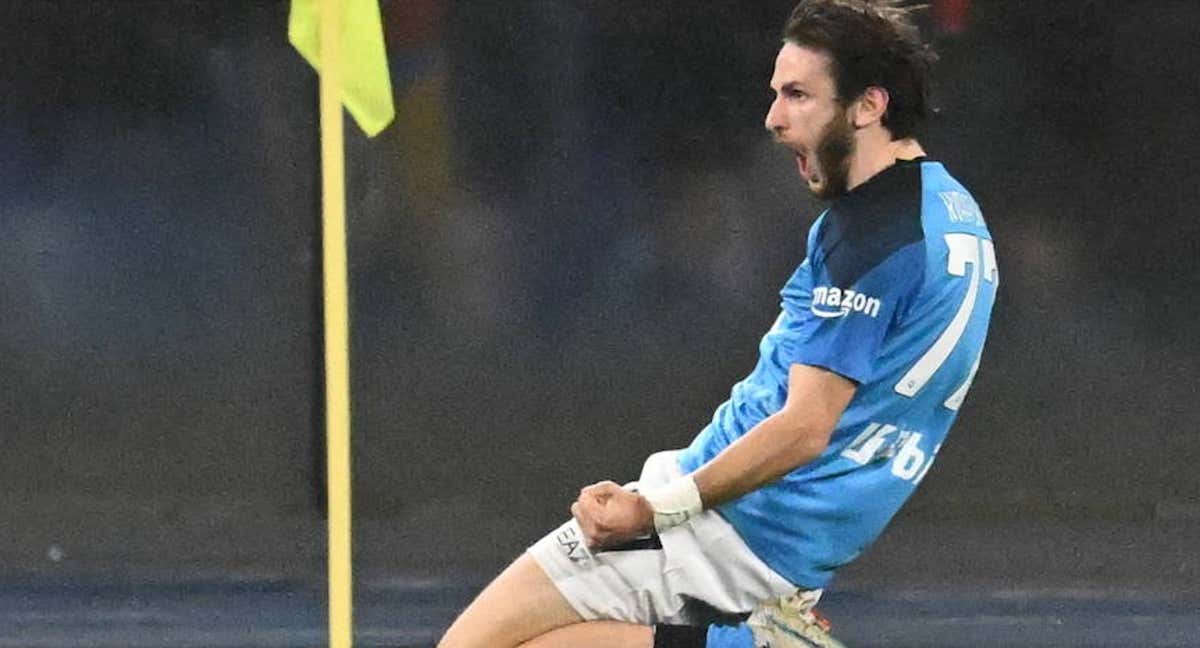 Kvaratskhelia festeja su gol ante la Atalanta. /EFE