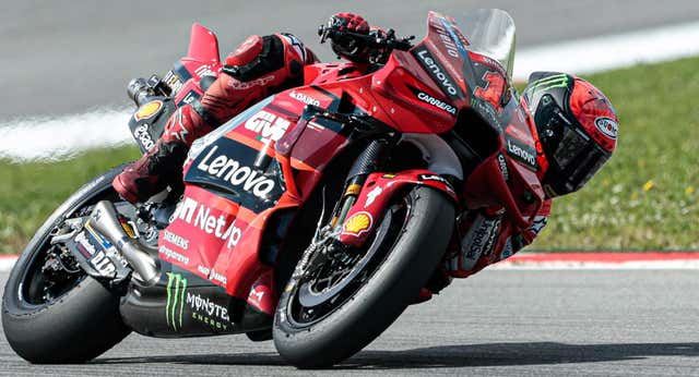 Ducati no baja el ritmo y sigue llevando con el gancho a la competencia