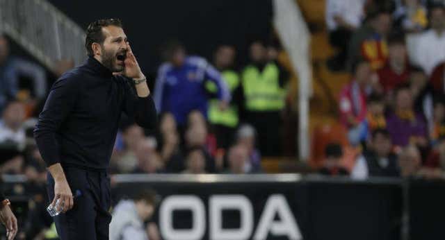 Rubén Baraja saca al Valencia del descenso