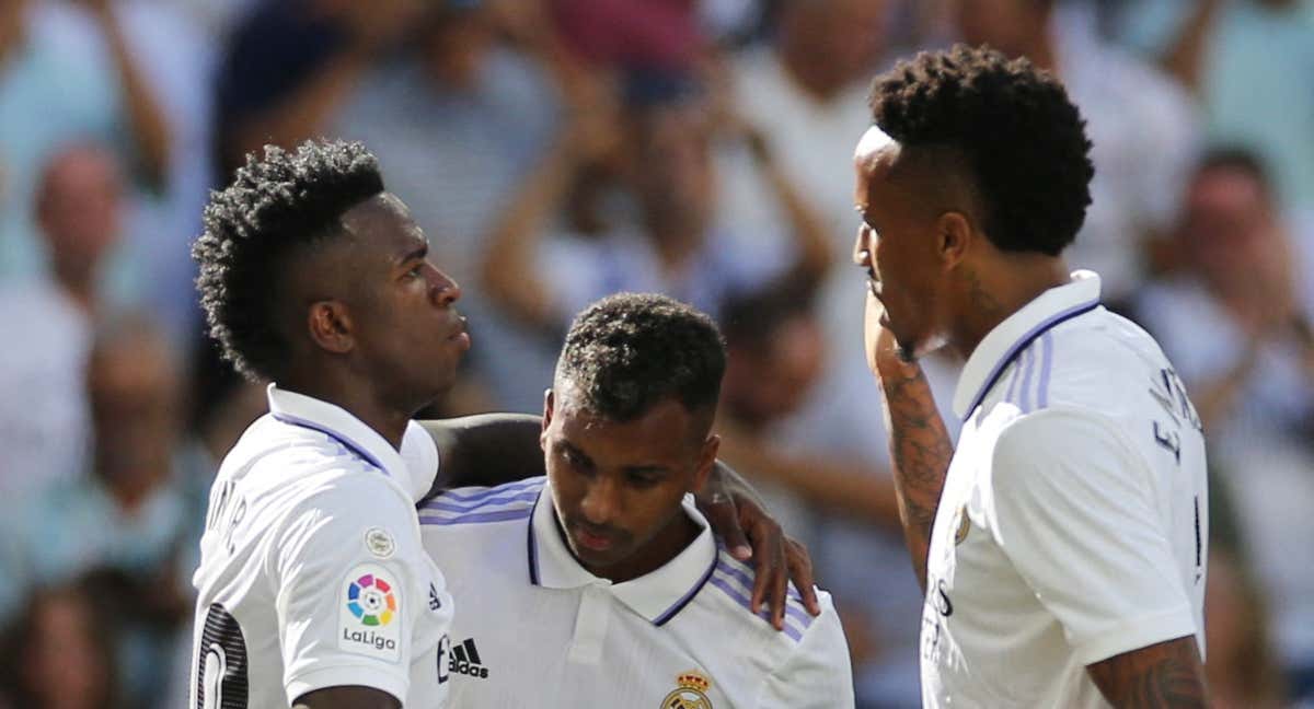 Vinicius, Rodrygo y Militao, en un partido con el Madrid./REUTERS
