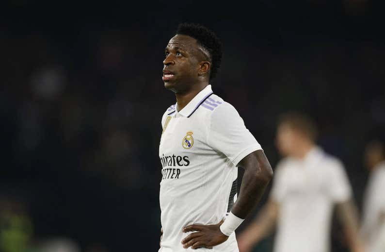Vinicius cambia de actitud... pero no de opinión con los árbitros