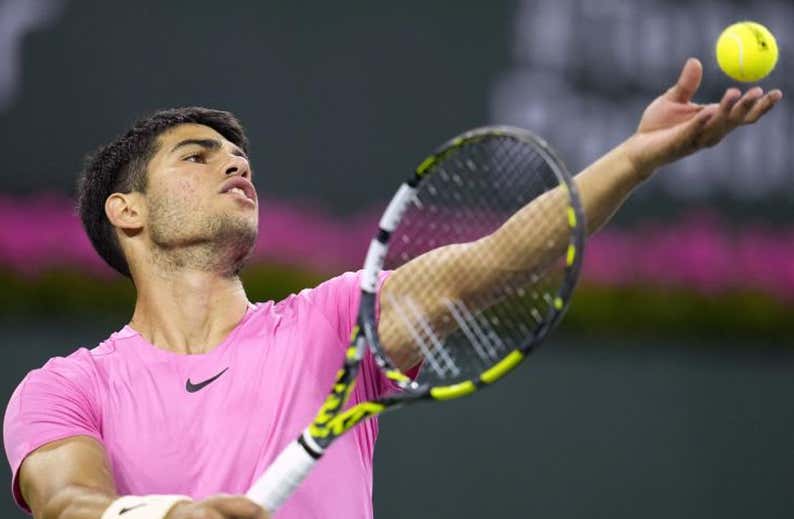 Alcaraz y Badosa arrancan firmes en Indian Wells