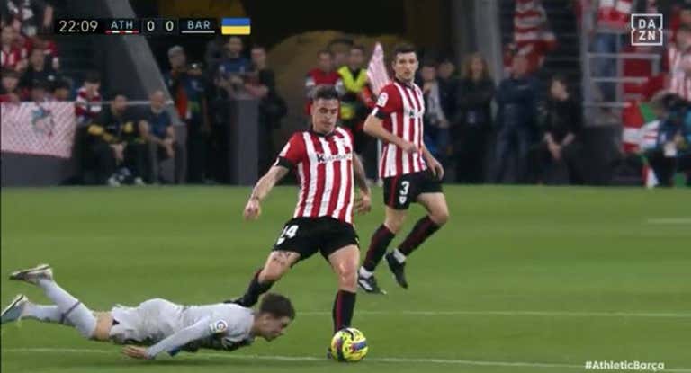 Gavi se jugó su rostro en San Mamés.