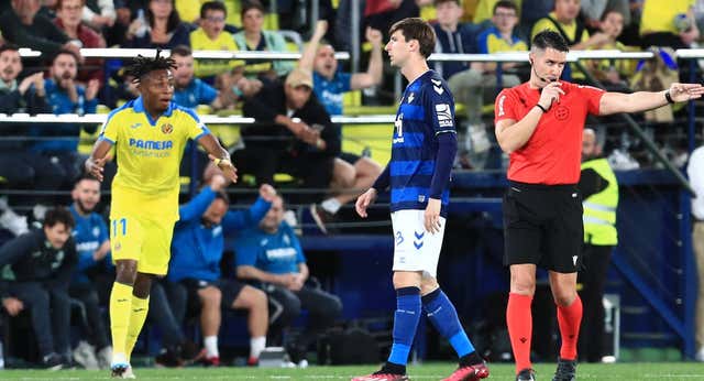 El Betis saborea un punto pese al VAR y «un gol milimétrico»