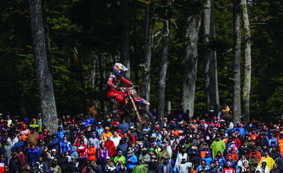 Jorge Prado y Rubén Fernández hacen historia en MXGP