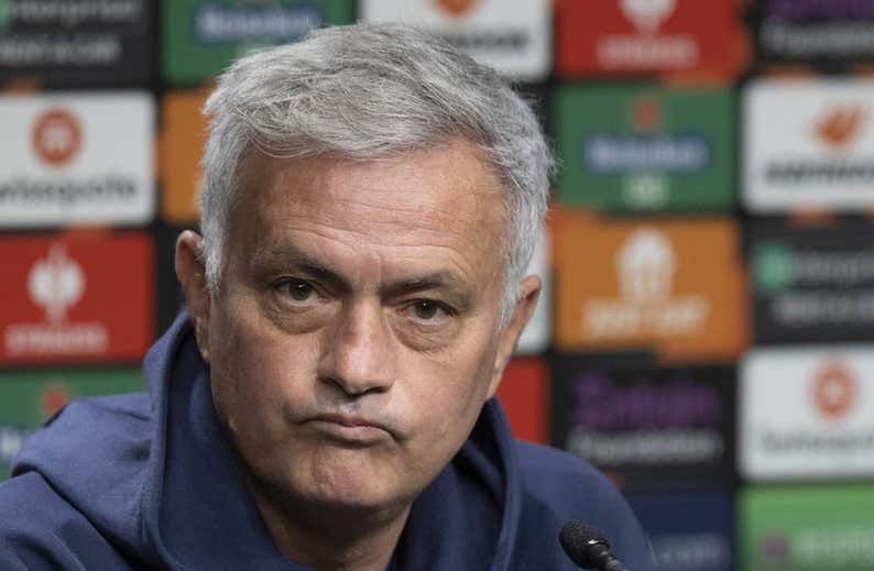 Mourinho responde a la tormenta de Imanol: «El estadio no juega»