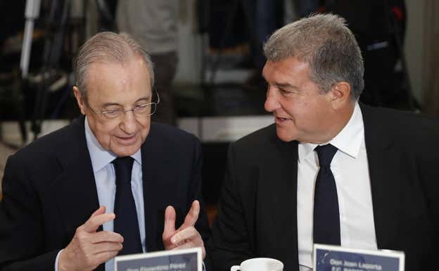 Florentino y Laporta en un evento sobre la Superliga en 2022. EFE / MARISCAL