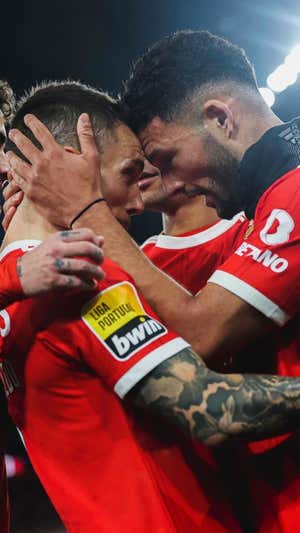 Alejandro Grimaldo y Gonçalo Ramos celebrando un gol. BENFICA