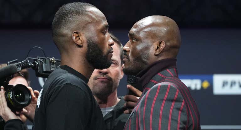 Leon Edwards y Kamaru Usman, cara a cara en la rueda de prensa previa al UFC 286.