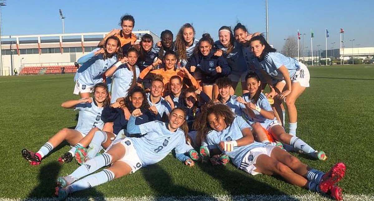 Las jugadoras de la Selección Sub-17 celebra el pase a la Eurocopa. /RFEF