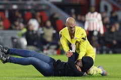 El agresor de Dmitrovic no podrá entrar en el Philips Stadion... ¡en 40 años!