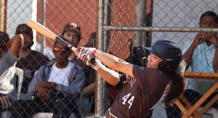 Olivia Pichardo en un entrenamiento con la Universidad de Brown.