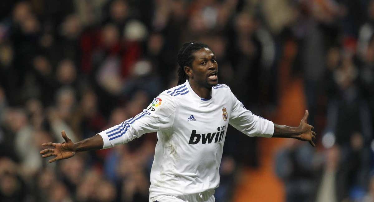 Adebayor celebrando un gol con el Real Madrid./EFE