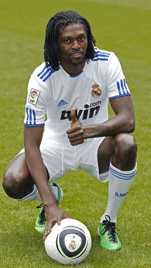 Adebayor, durante su presentación en el Santiago Bernabéu. EFE