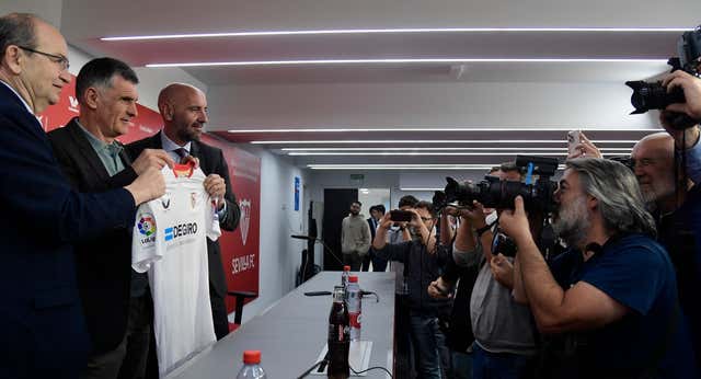 Mendilibar y el Sevilla: carácter para el vestuario y un aviso tras el Metropolitano