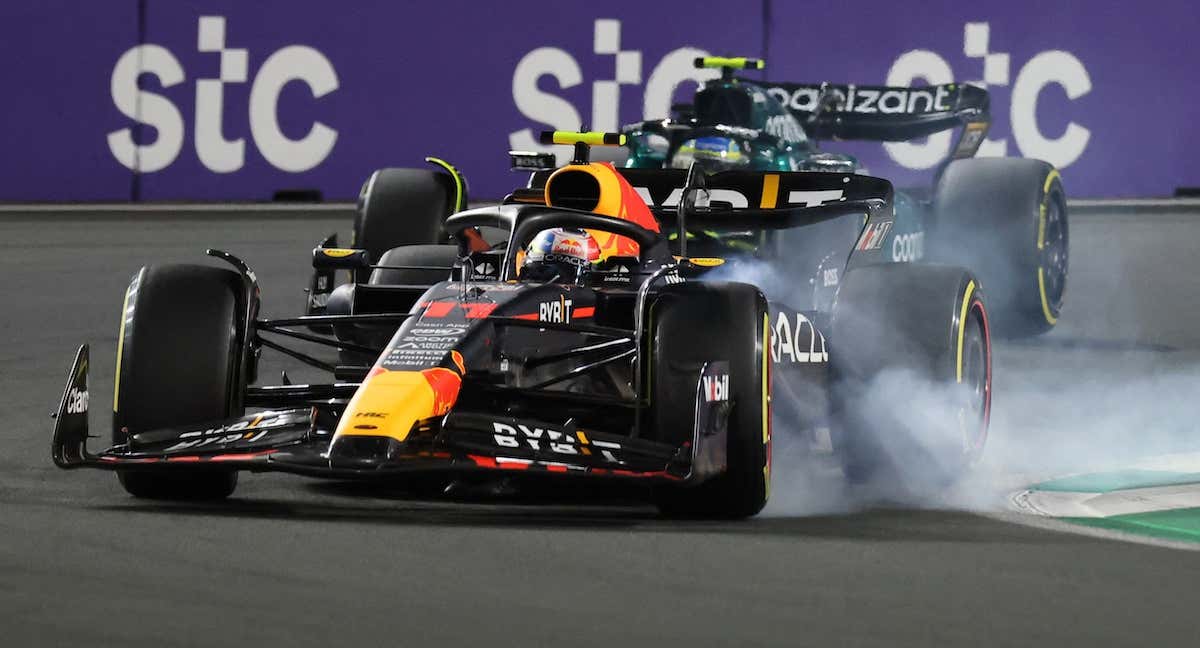 Checo Pérez y Fernando Alonso en Arabia Saudí./Reuters