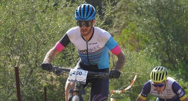 La nueva vida de Fernando Vega: «Al principio me decían: ‘¿éste también corre por aquí’?»