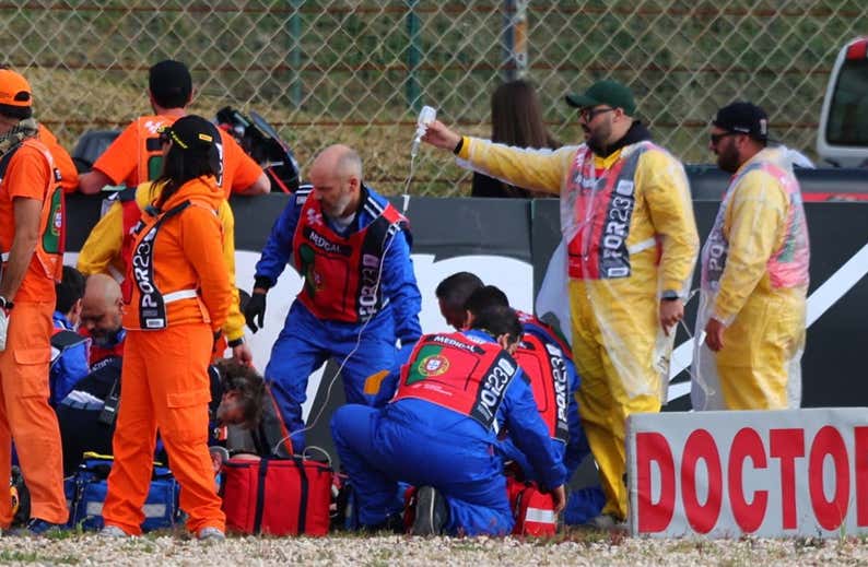 El accidente de Pol Espargaró indigna a la parrilla de MotoGP