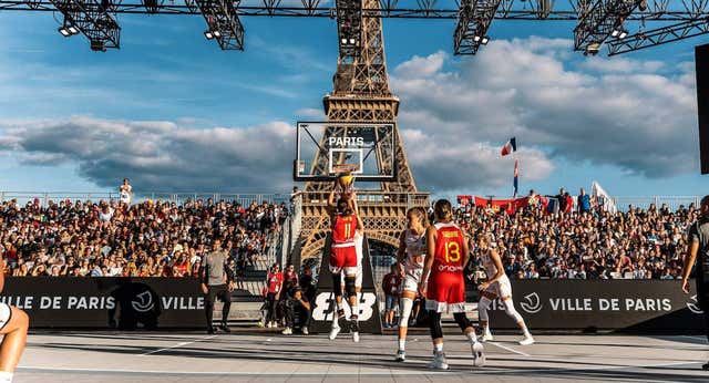 10 minutos de partido en el móvil y la Torre Eiffel como escenario: ¿Es el 3×3 el verdadero deporte del futuro?