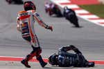 Márquez sale escayolado de Portugal y con una posible fractura en su mano derecha