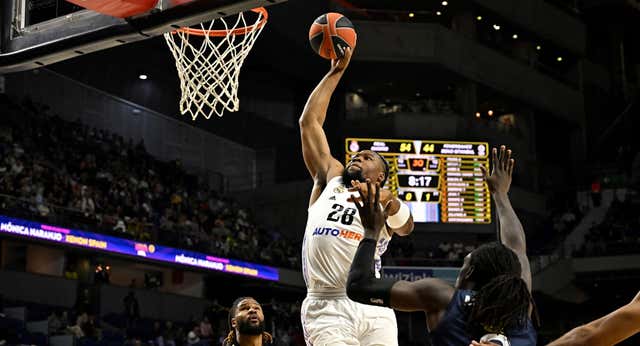 El Real Madrid asegura el factor cancha en playoffs y Valencia Basket queda contra las cuerdas