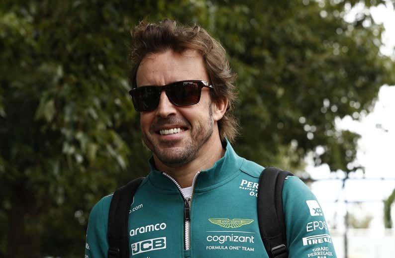 Alonso lanza un 'dardo' a los Red Bull antes del GP de Australia entre risas