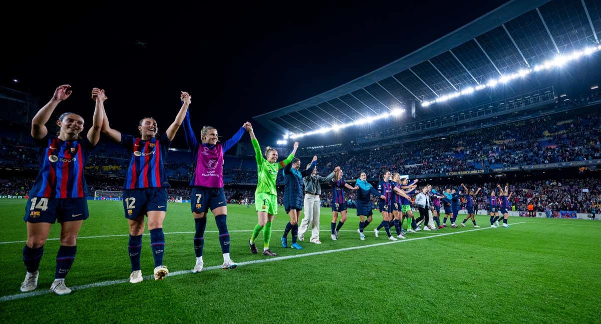 El Barça celebra con la afición el pase a semifinales. /FC BARCELONA