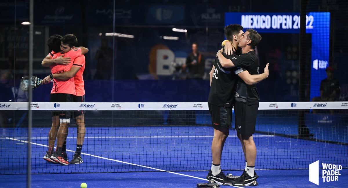 Paquito-Tello y Chingotto-Garrido durante el torneo de México./WPT