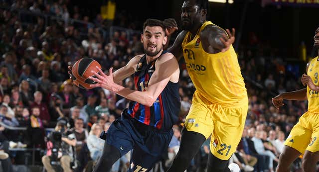 El Barça certifica la ventaja de campo en playoffs mientras Efes sigue apurando sus opciones