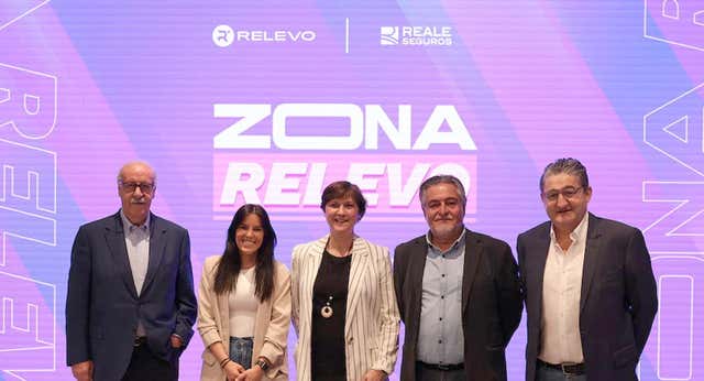 ‘Zona Relevo’ se estrena a lo grande con tres campeones del mundo, Del Bosque, Pepu y Toña Is