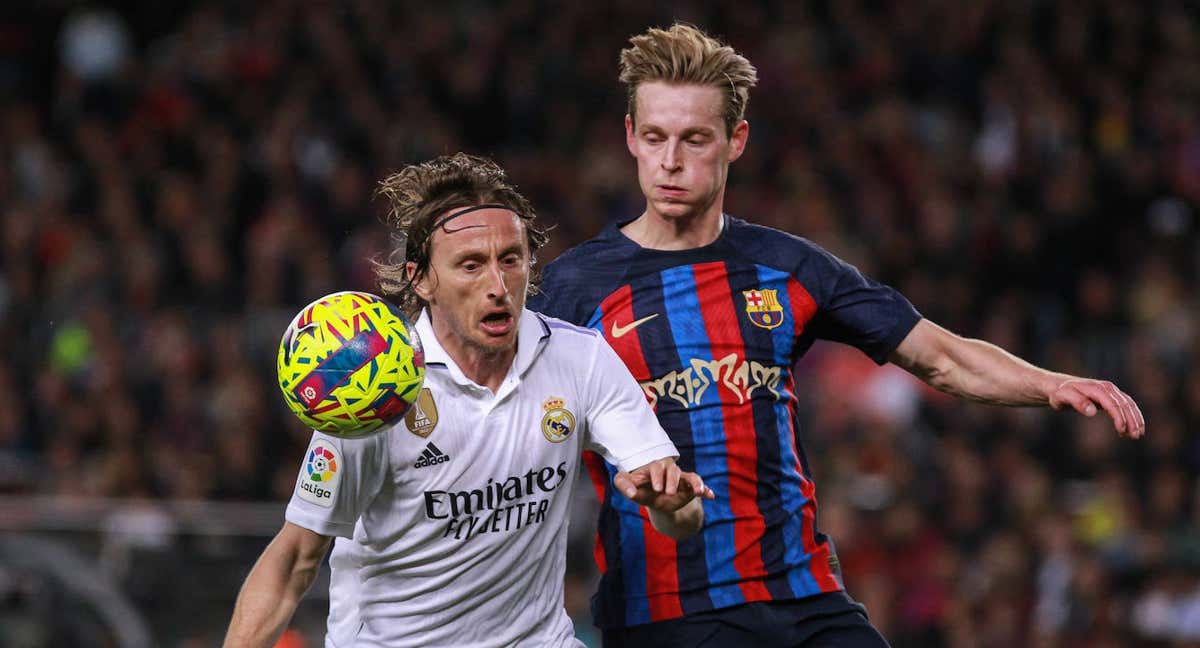 Modrić y Frenkie de Jong, en el último Clásico./EP