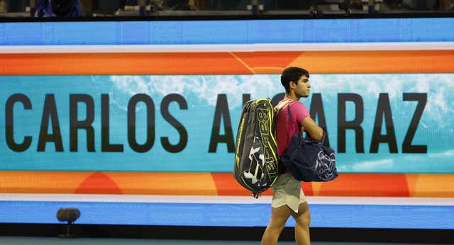 Alcaraz se topa con Sinner y pierde el número 1 en Miami