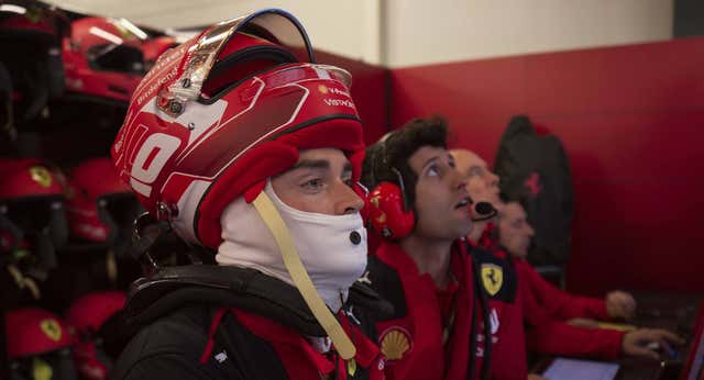Charles Leclerc sobreactúa ante un Carlos Sainz «más cómodo» en Australia