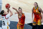 Vega Gimeno pone la 'rasmia' y los triples para meter a Casademont Zaragoza en la final