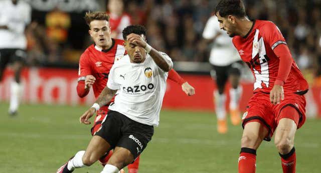 Justin Kluivert saca al Valencia del descenso: sus goles ya valen 11 puntos
