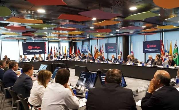 Imagen de archivo de una Asamblea de LaLiga. Relevo