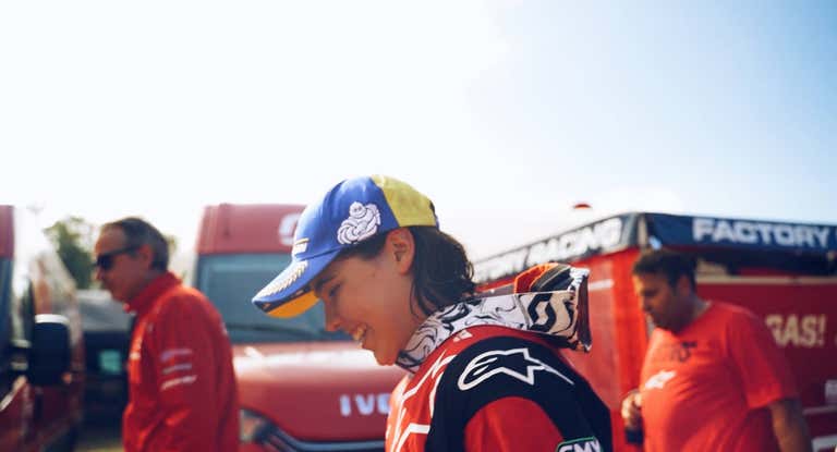 Daniela Guillén, tras ganar el GP de Cerdeña y ponerse líder del Mundial de motocross femenino.