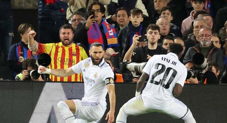 Benzema y Vinicius asaltan el Camp Nou.
